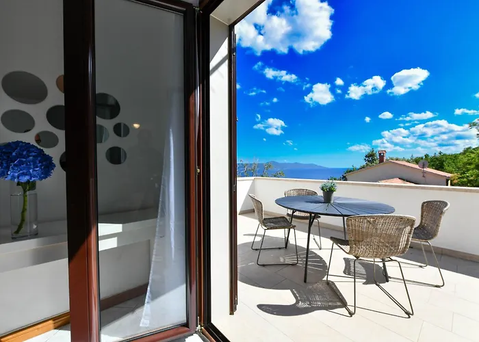 Apartments Near The Beach, With Terraces And Seaview At House B.