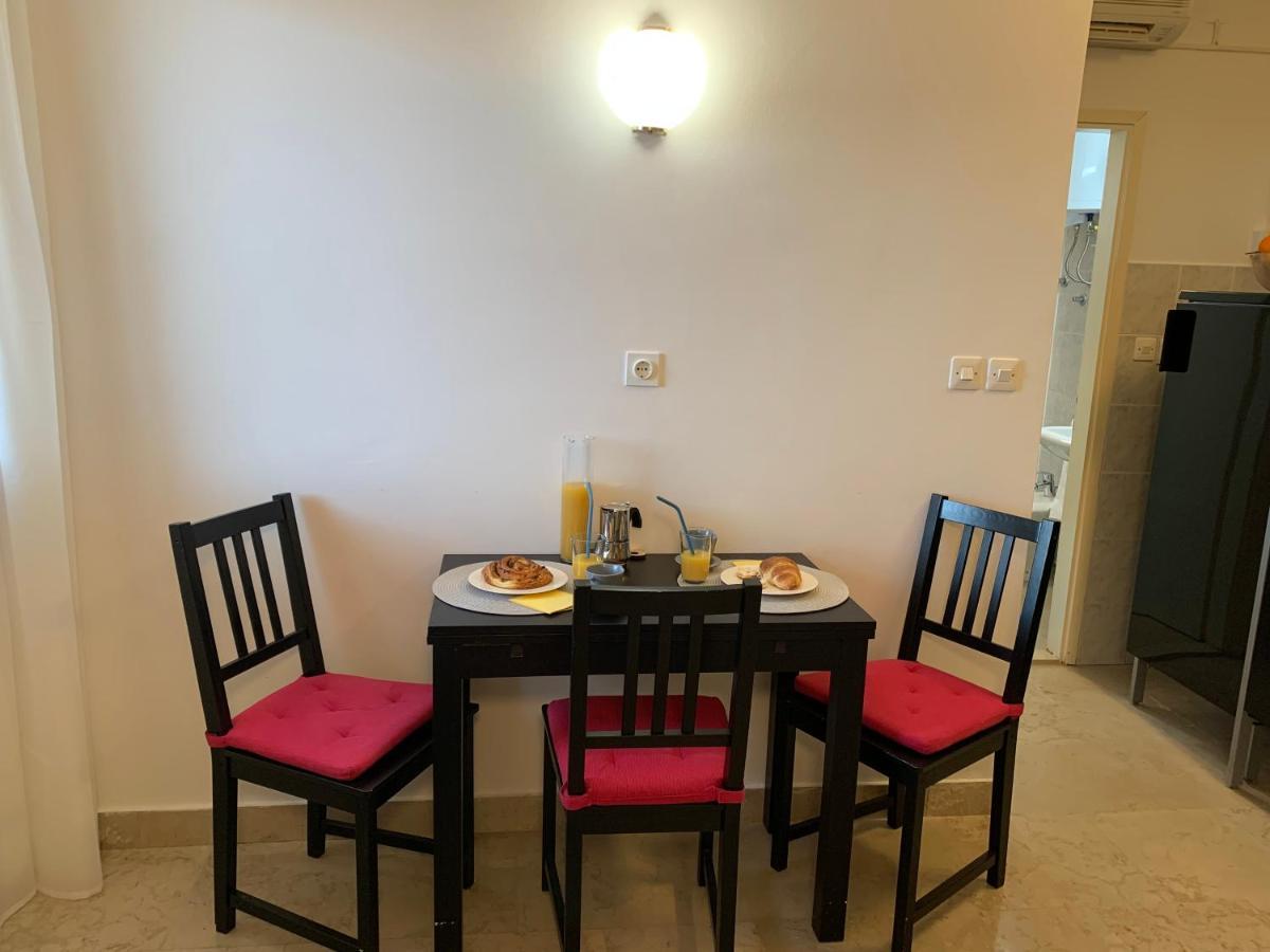 Near The Beach, With Terraces And Seaview At House B. Apartman *