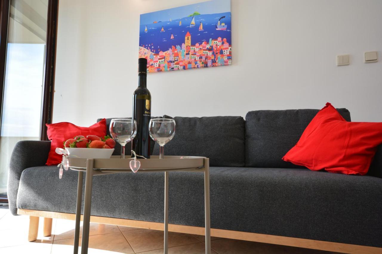 Apartman Near The Beach, With Terraces And Seaview At House B. Mošćenička Draga