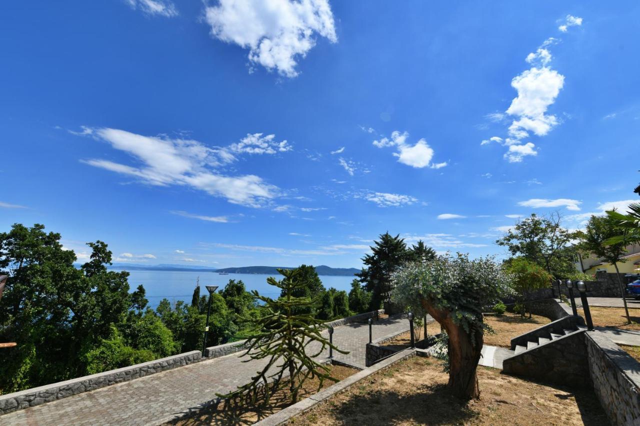 Near The Beach, With Terraces And Seaview At House B. Apartment *