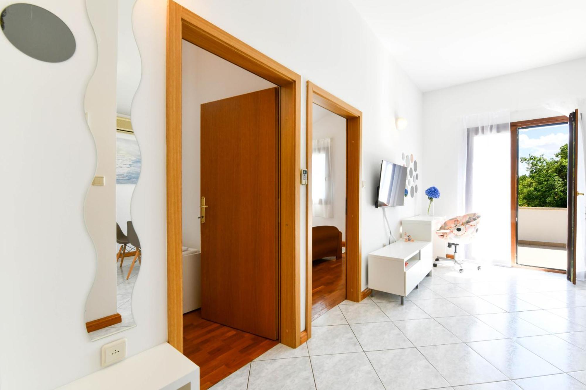 Apartment Near The Beach, With Terraces And Seaview At House B. *