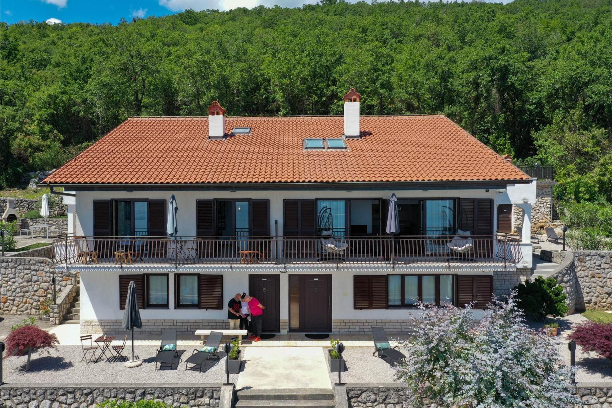 Apartment Near The Beach, With Terraces And Seaview At House B. *