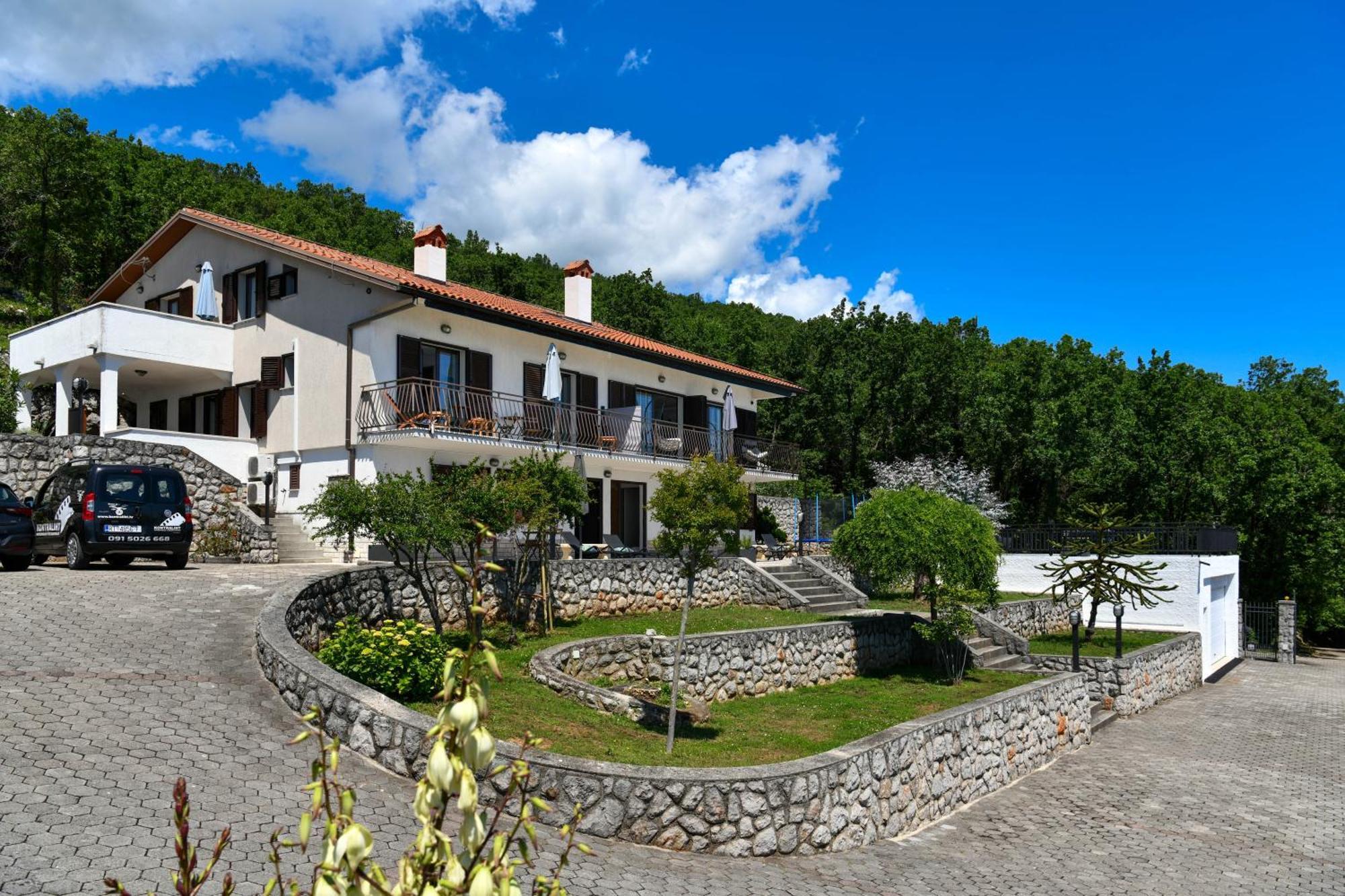 Apartment Near The Beach, With Terraces And Seaview At House B. *
